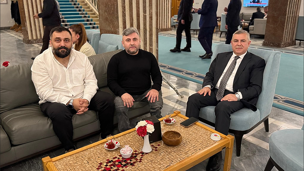 Halil İbrahim AKTAN ve Aydın ÇENGEL Sinop Milletvekili Dr.Nazım MAVİŞ'i Ziyaret Etti.