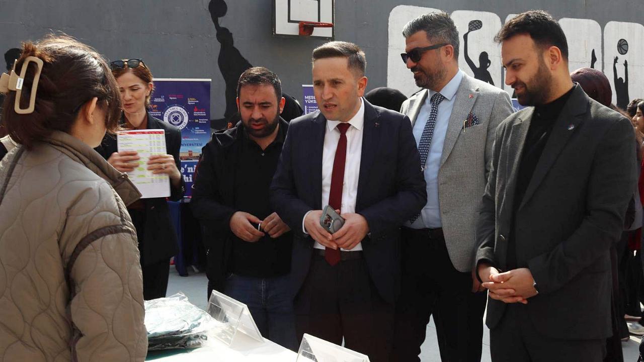 Hemşehrimizden Büyük Organizasyon: Piri Reis Anadolu Lisesi’nde Kariyer Günü Gururu